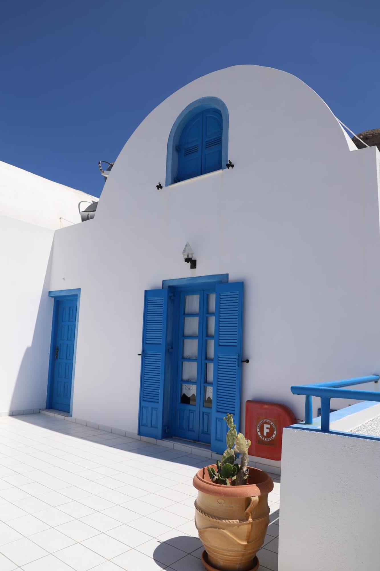 Santorini Seaside Retreat - Flora'S Summer Escape Perissa  Esterno foto